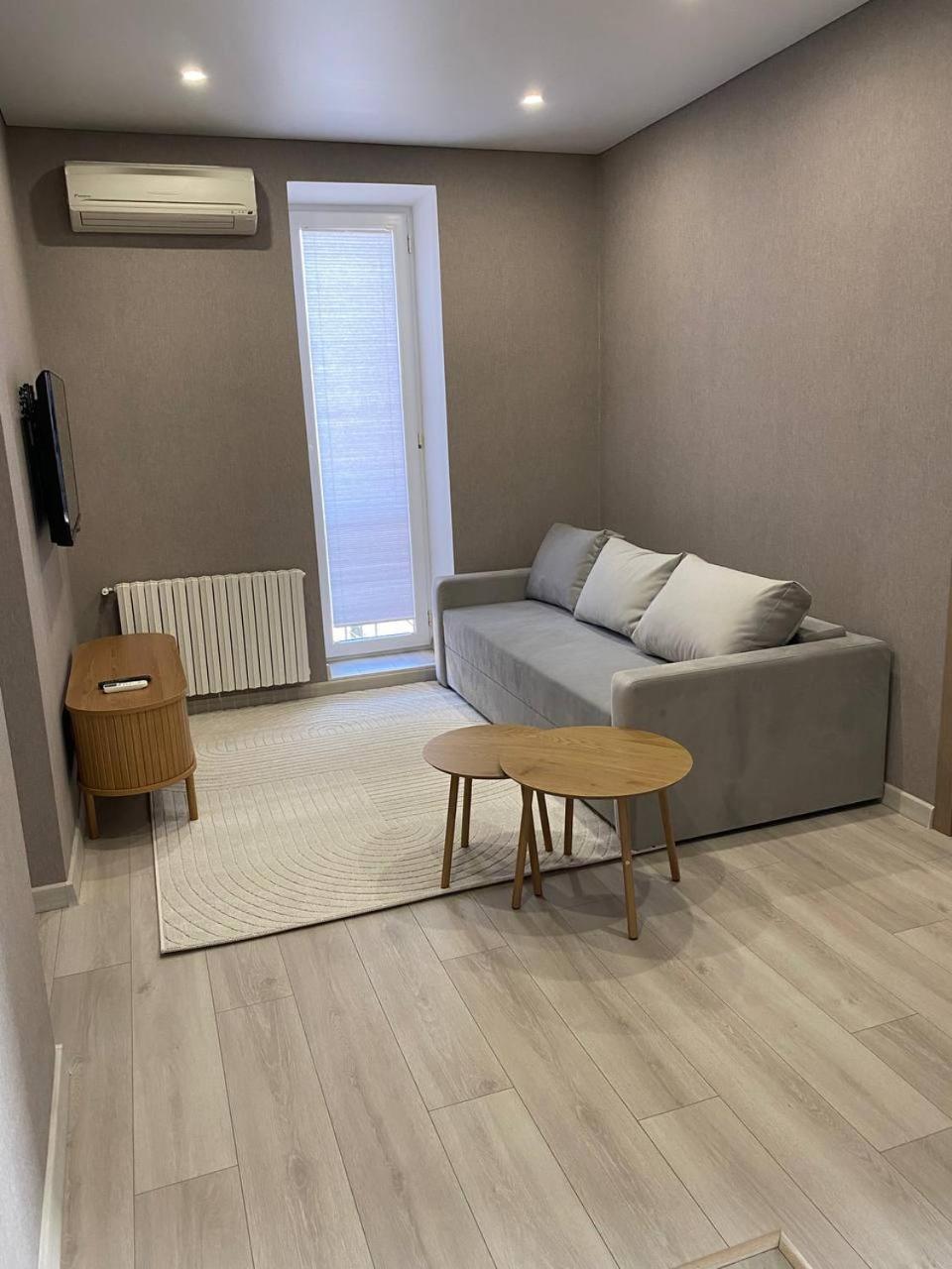 Apartpoltava Двокімнатні Апартаменти З Джакузі Біля Листопаду 외부 사진
