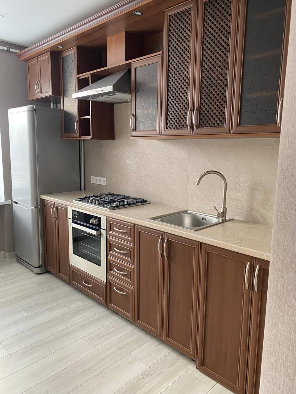 Apartpoltava Двокімнатні Апартаменти З Джакузі Біля Листопаду 외부 사진