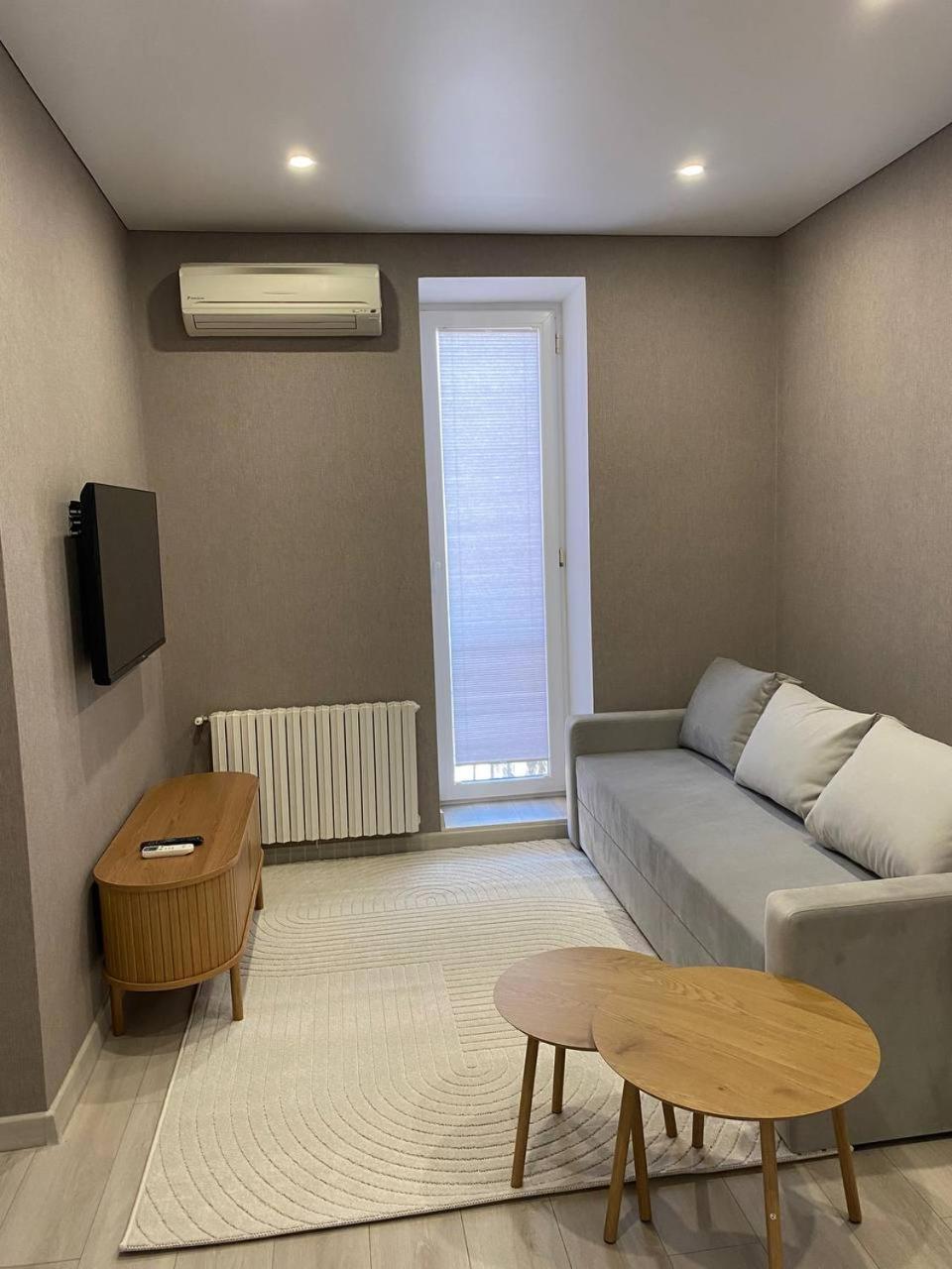 Apartpoltava Двокімнатні Апартаменти З Джакузі Біля Листопаду 외부 사진